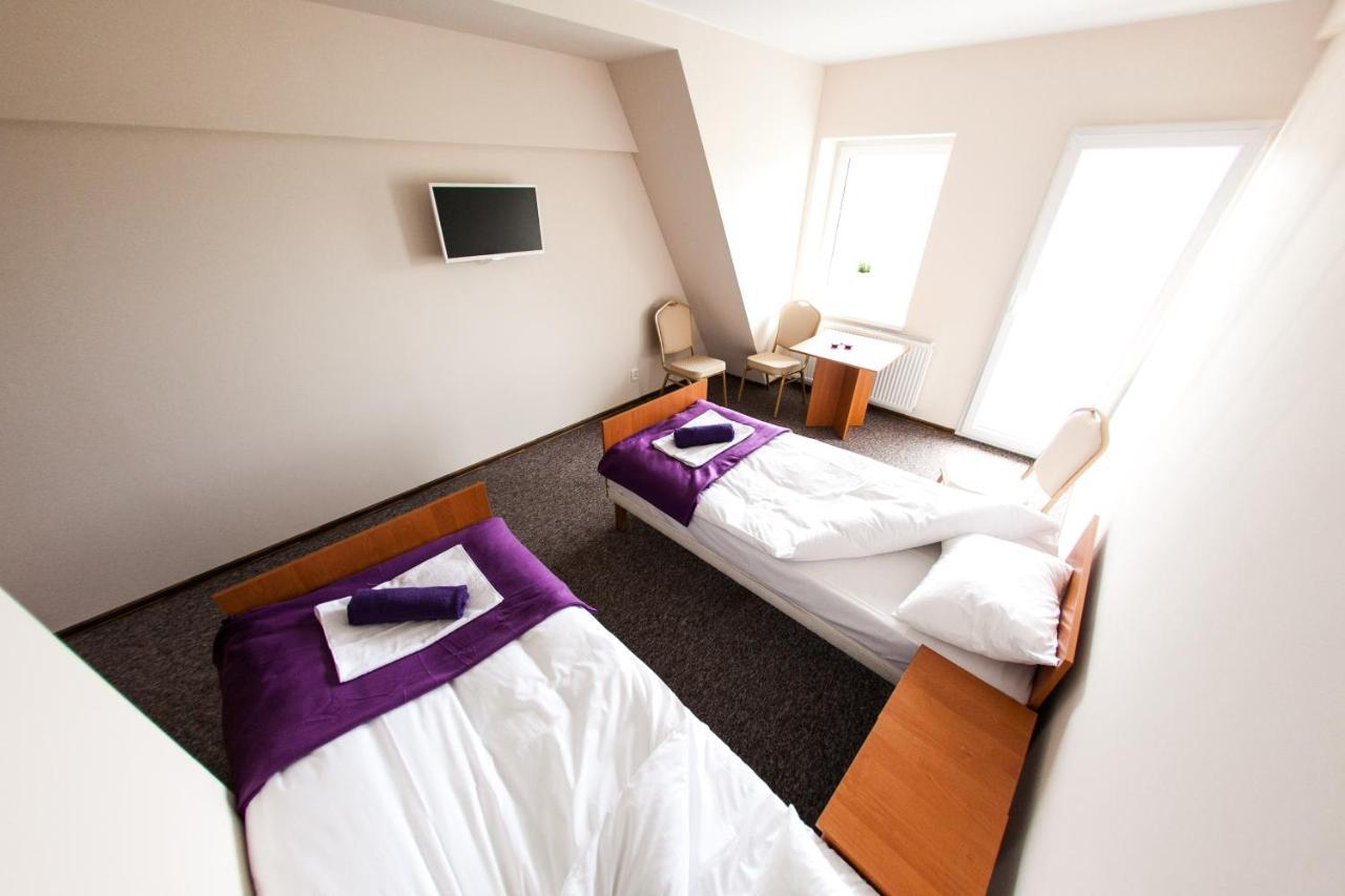 Hotel Lawendowy Ogrod à Brzeg Extérieur photo